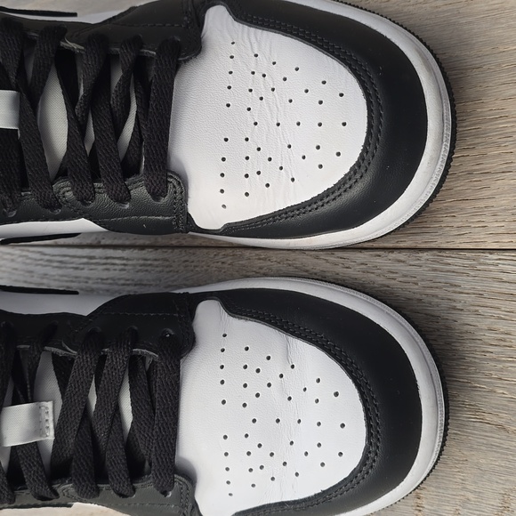 Air Jordan Retro Mid Size 8 - Picture 4 of 10